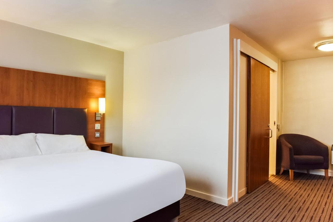 Tyger Inn Derby Bagian luar foto