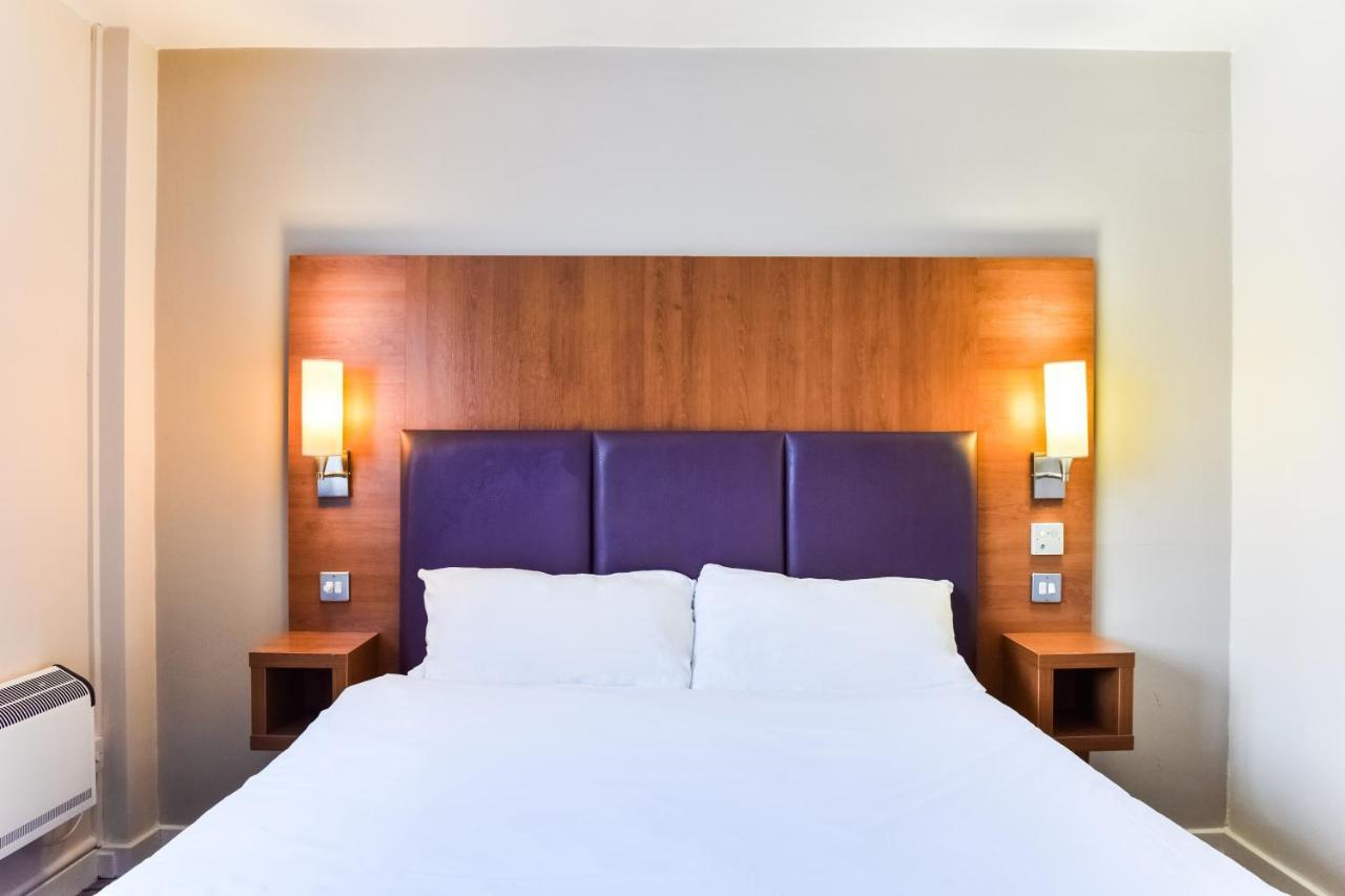 Tyger Inn Derby Bagian luar foto