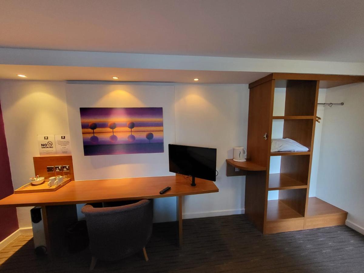 Tyger Inn Derby Bagian luar foto