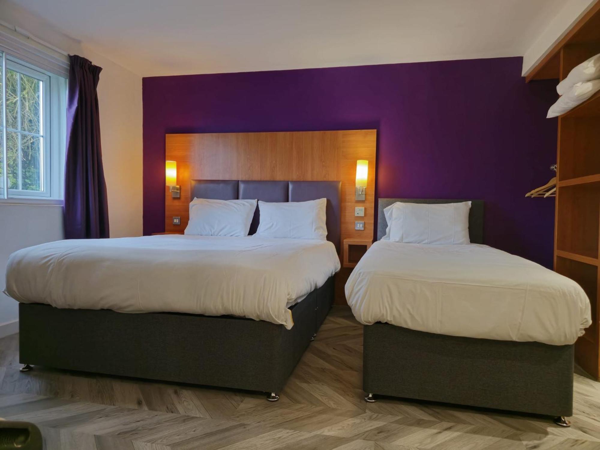 Tyger Inn Derby Bagian luar foto