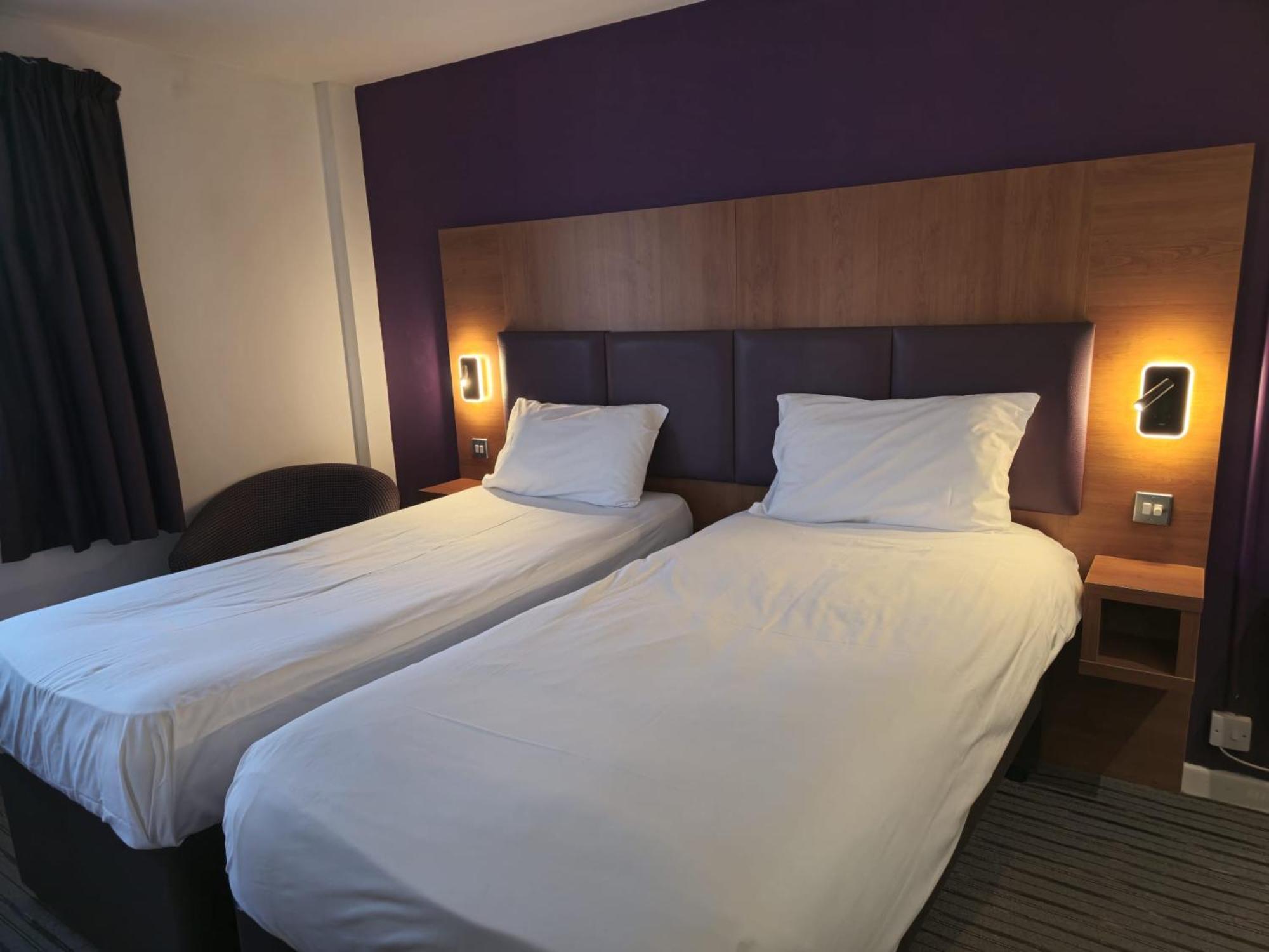 Tyger Inn Derby Bagian luar foto