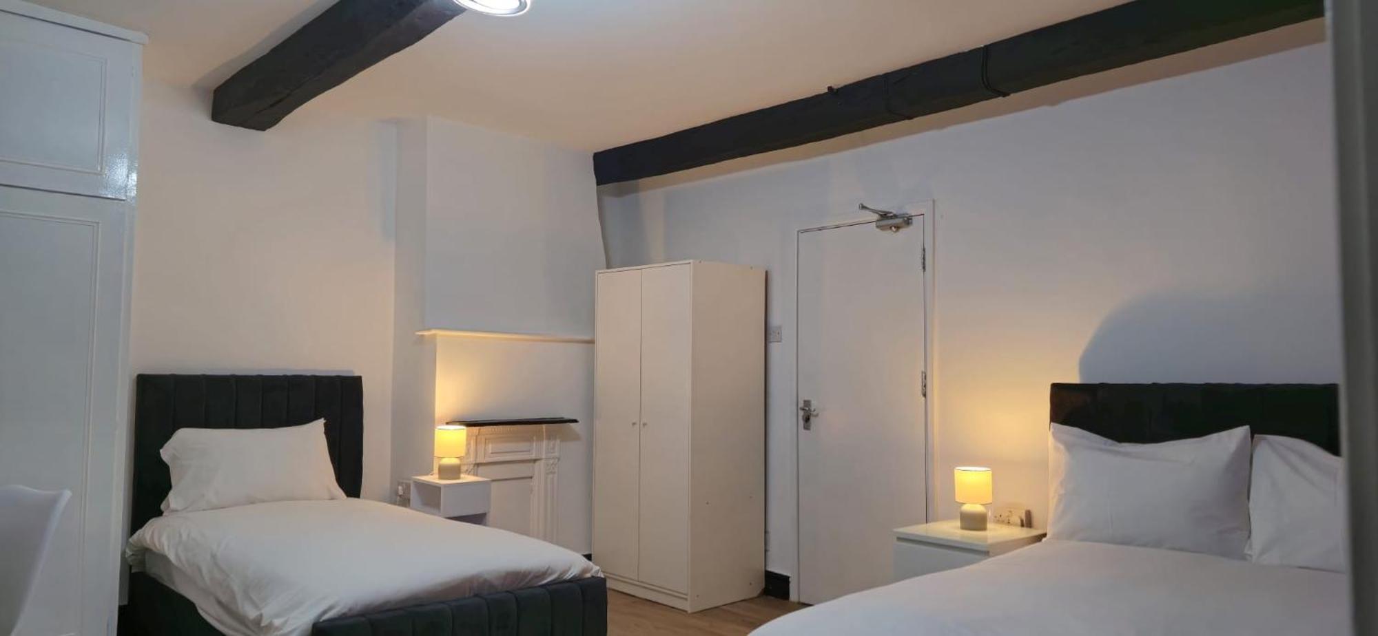 Tyger Inn Derby Bagian luar foto