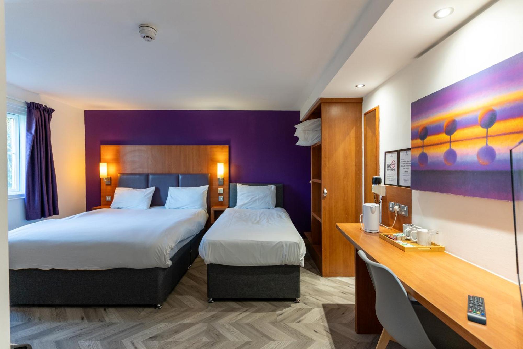 Tyger Inn Derby Bagian luar foto