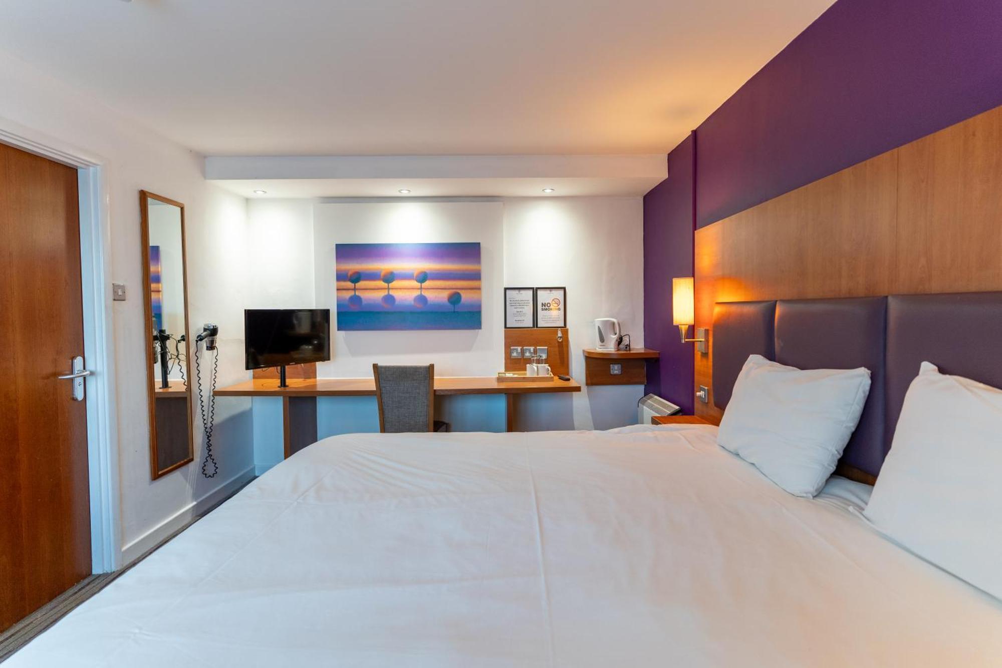 Tyger Inn Derby Bagian luar foto
