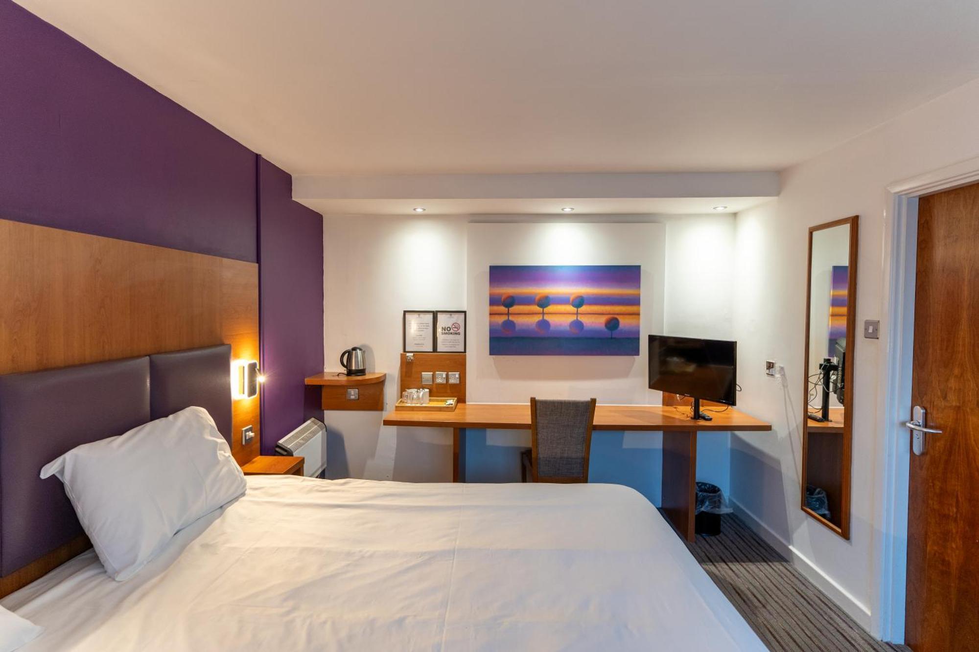 Tyger Inn Derby Bagian luar foto
