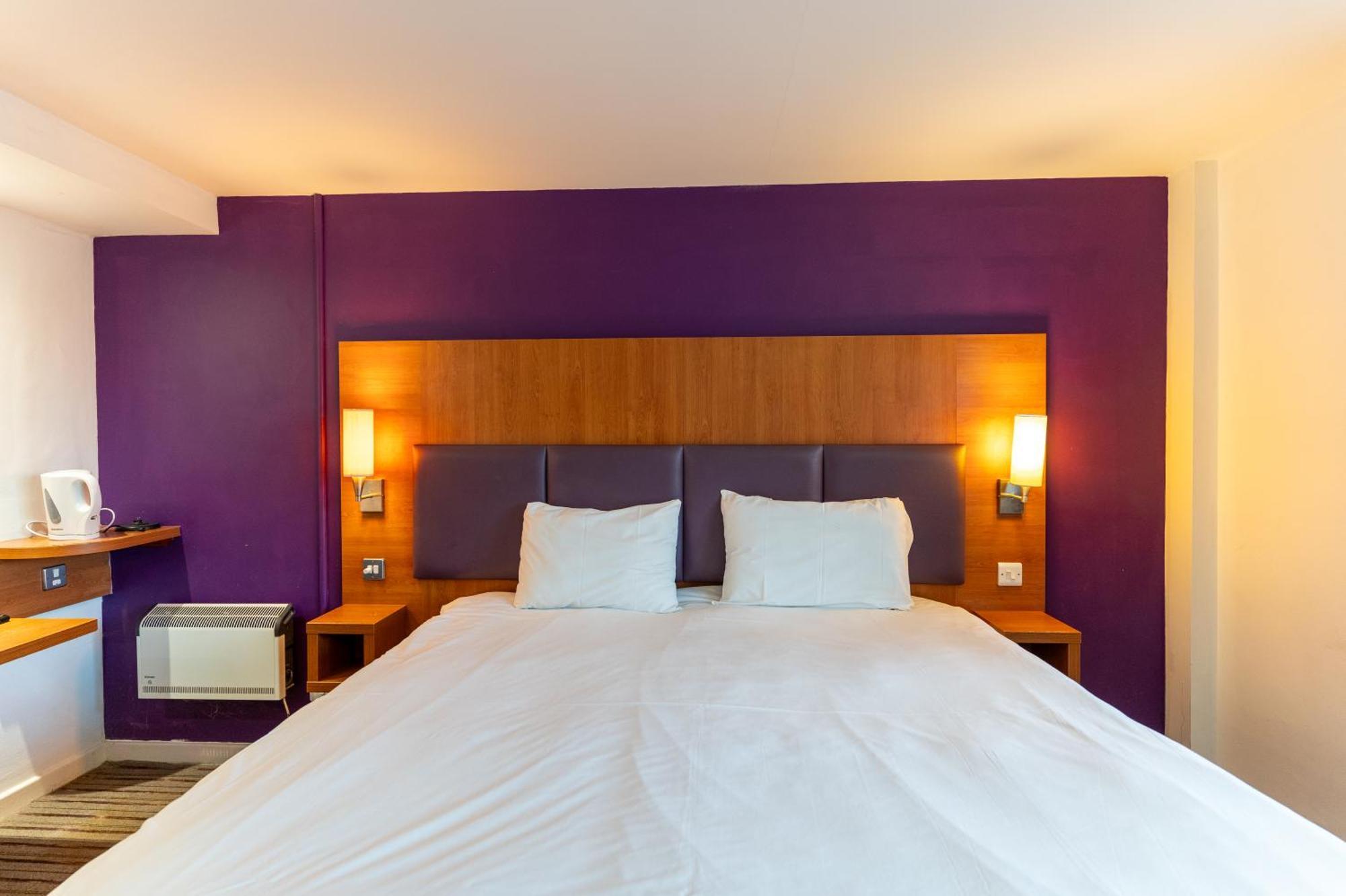 Tyger Inn Derby Bagian luar foto
