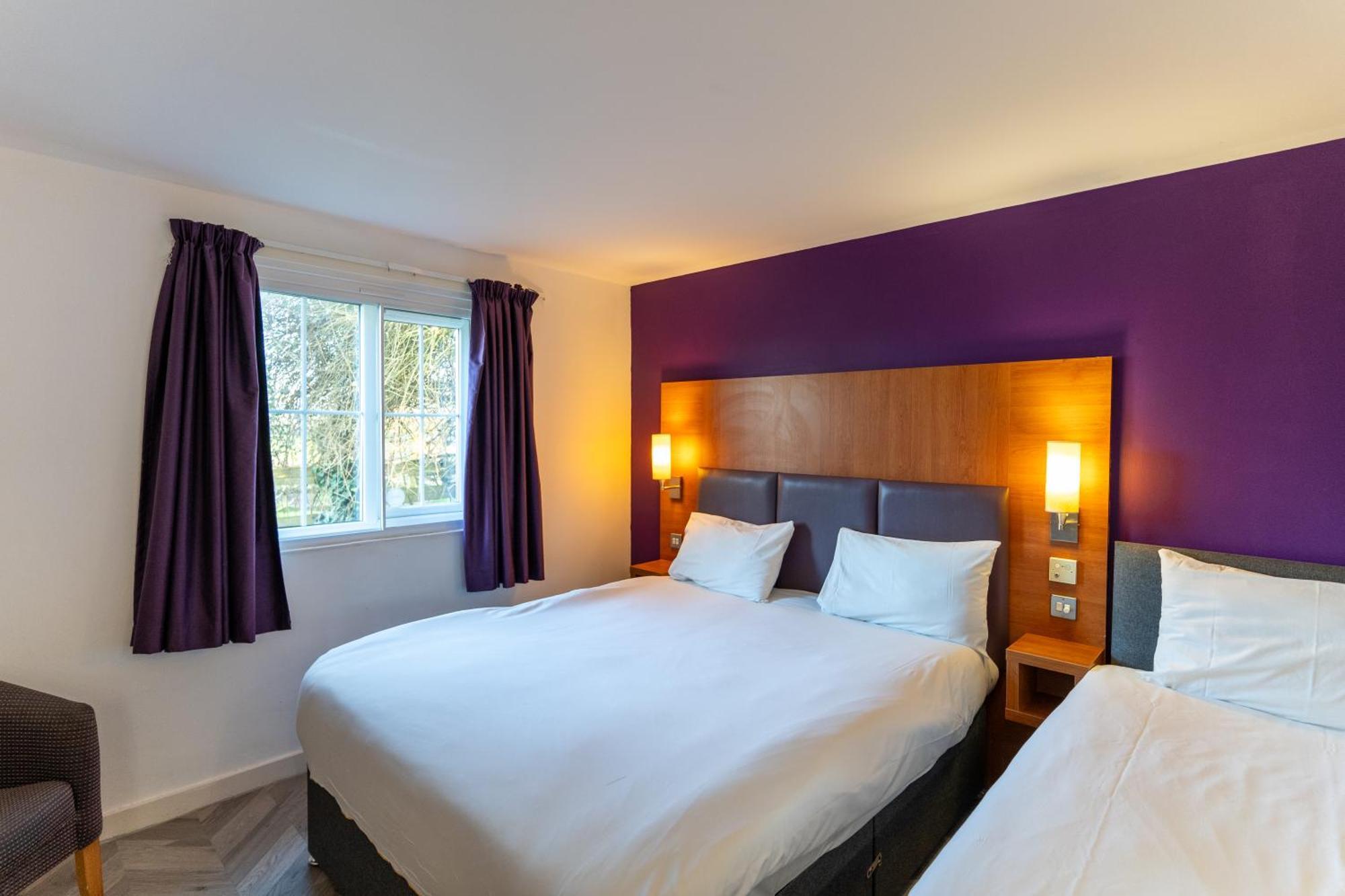 Tyger Inn Derby Bagian luar foto